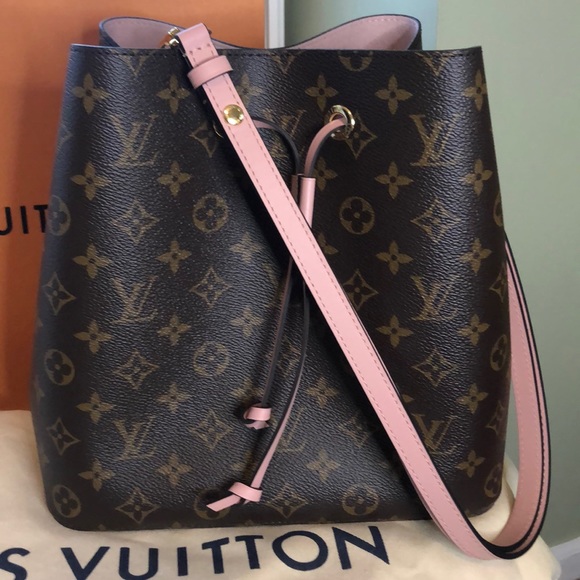 Louis Vuitton Handbags - Louis Vuitton Neonoe Poudre Rose Bucket Bag